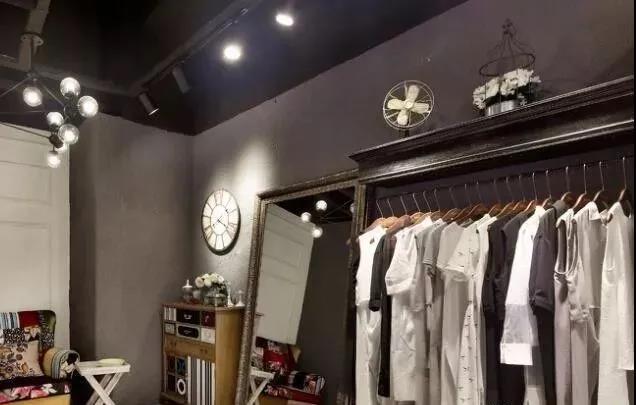 服装店5.jpg 服装店5.jpg