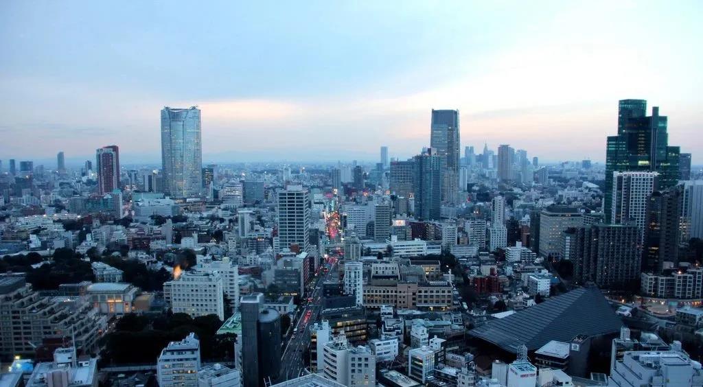 房地产.jpg 房地产.jpg